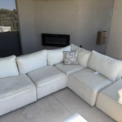 OUTDOOR SECTIONAL COUCH