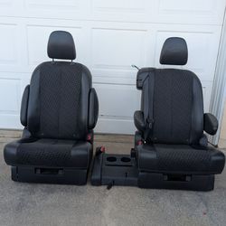 Minivan seats