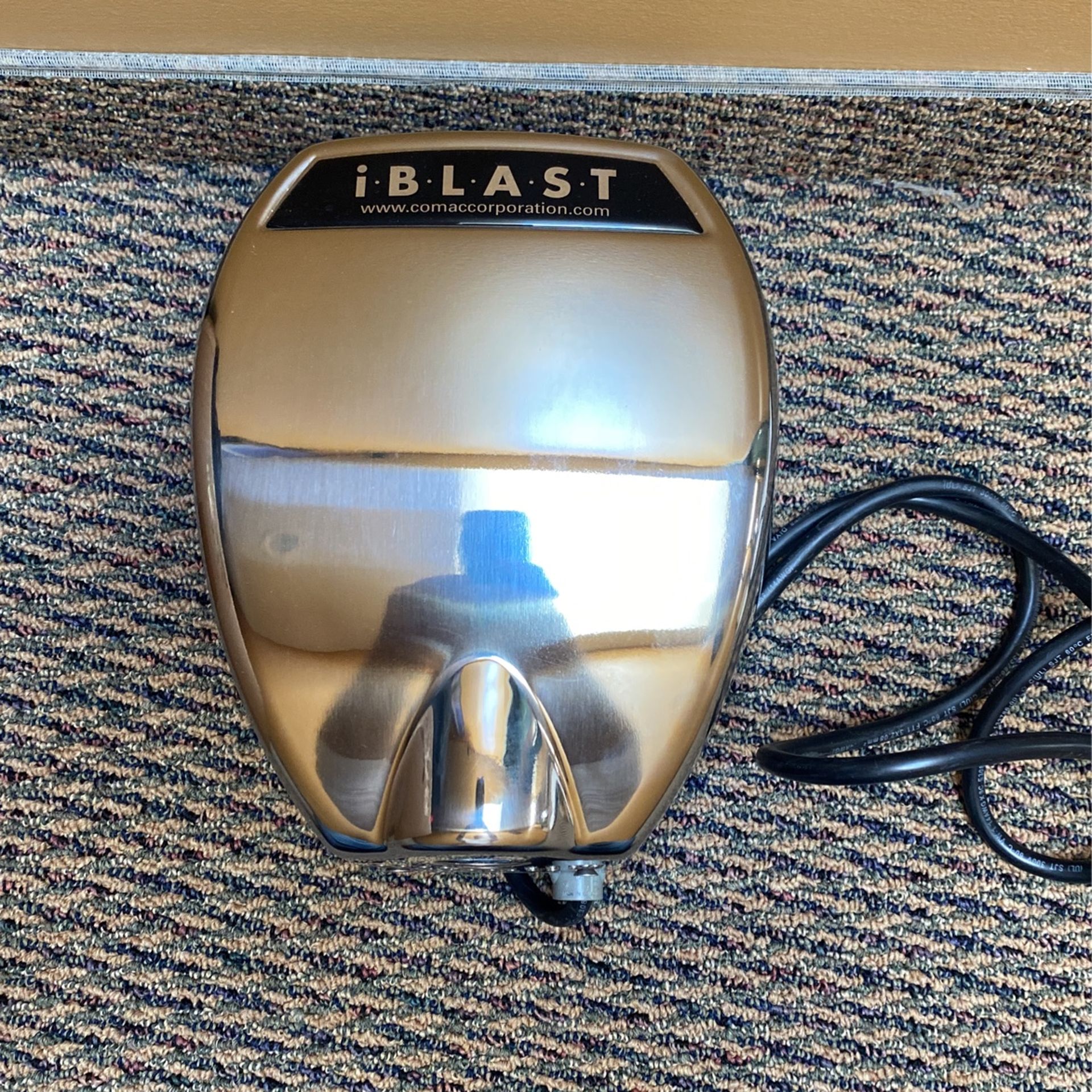 Blast hand dryer