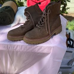 Nautica Boots Size 8 1/2