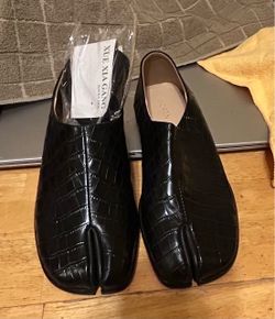 Women’s split toe shoes Women’s split toe shoes