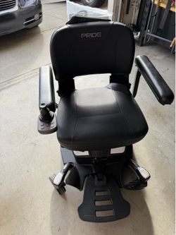 Pride go go power wheelchair like new