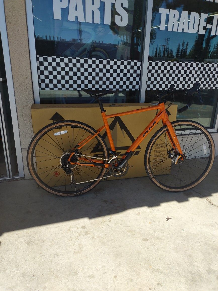 Fuji Jari 2.3 Gravel Bike NEW!