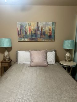 Comforter with pillows set