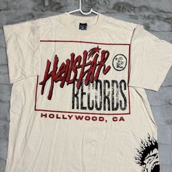 HELLSTAR MENS CREAM AND WHITE T-SHIRT
