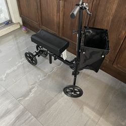 Knee Scooter/ Knee Walker (folds)