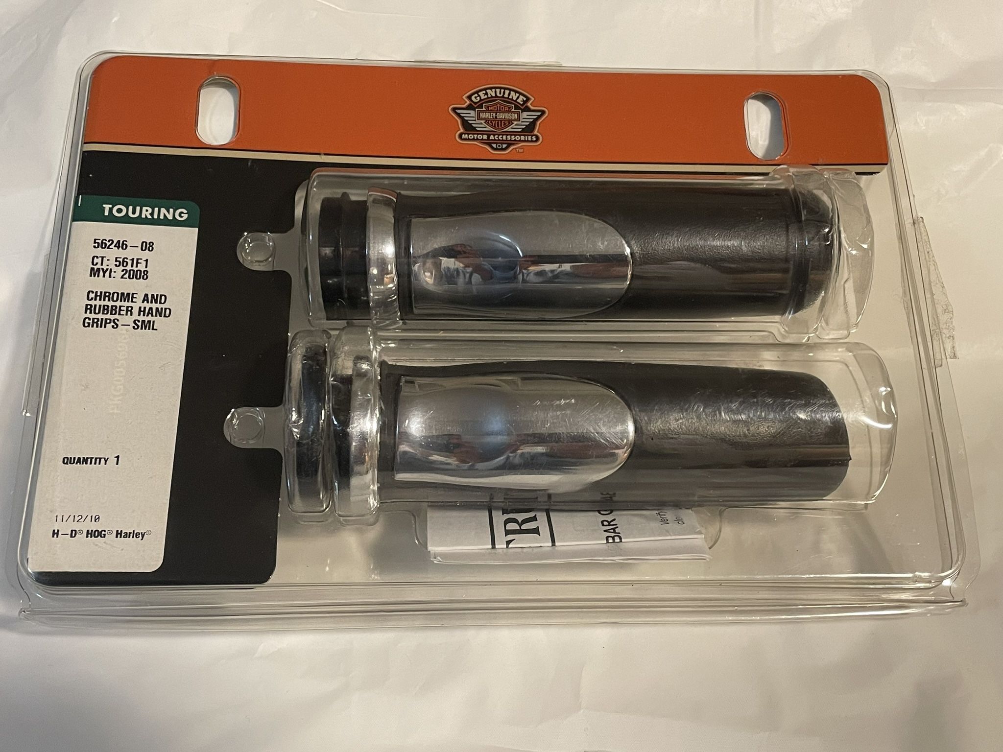 Harley Davidson Chrome And Rubber Hand Grips OEM # 56246-08 Used Good Condition