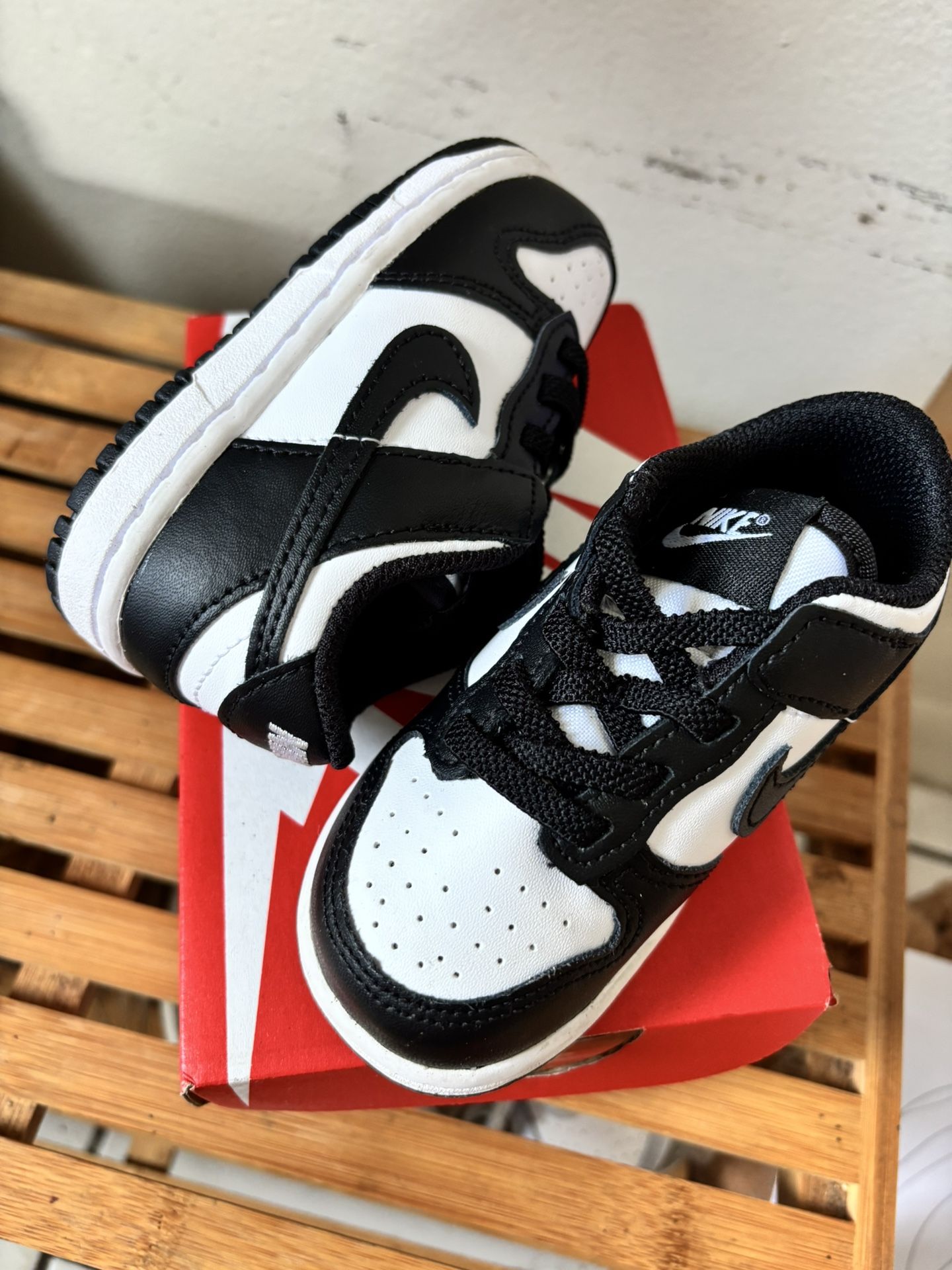Black And White Dunks 6c