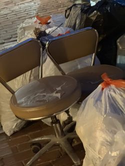 Small Swivel Chairs For Nail Parlor