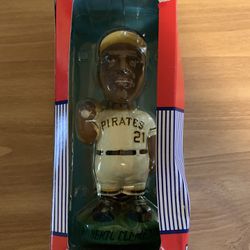 Cooperstown Collection Roberto Clemente Bobble Head Doll Collectible Series