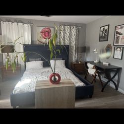 King Size Bed 2 Oak Side Sables And Lamps And Desk 