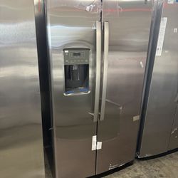 GE  GSS25GYPFS 36 Inch Side-by-Side Refrigerator