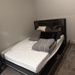 Queen Bed Frame And Matteress