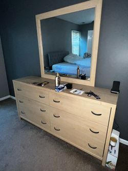 Dresser set