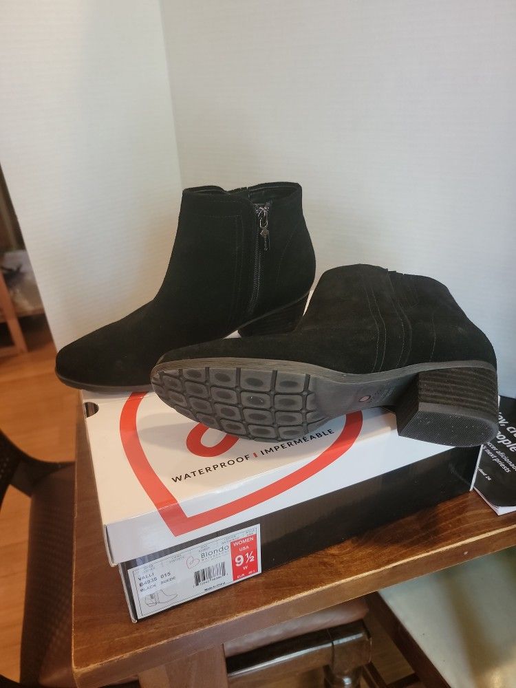 Blondo Black Suede Booties