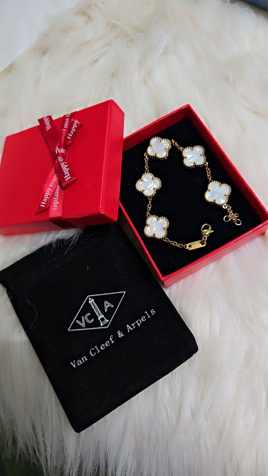 Van Cleef Matching Set (Bracelet & Necklace &Earrings)