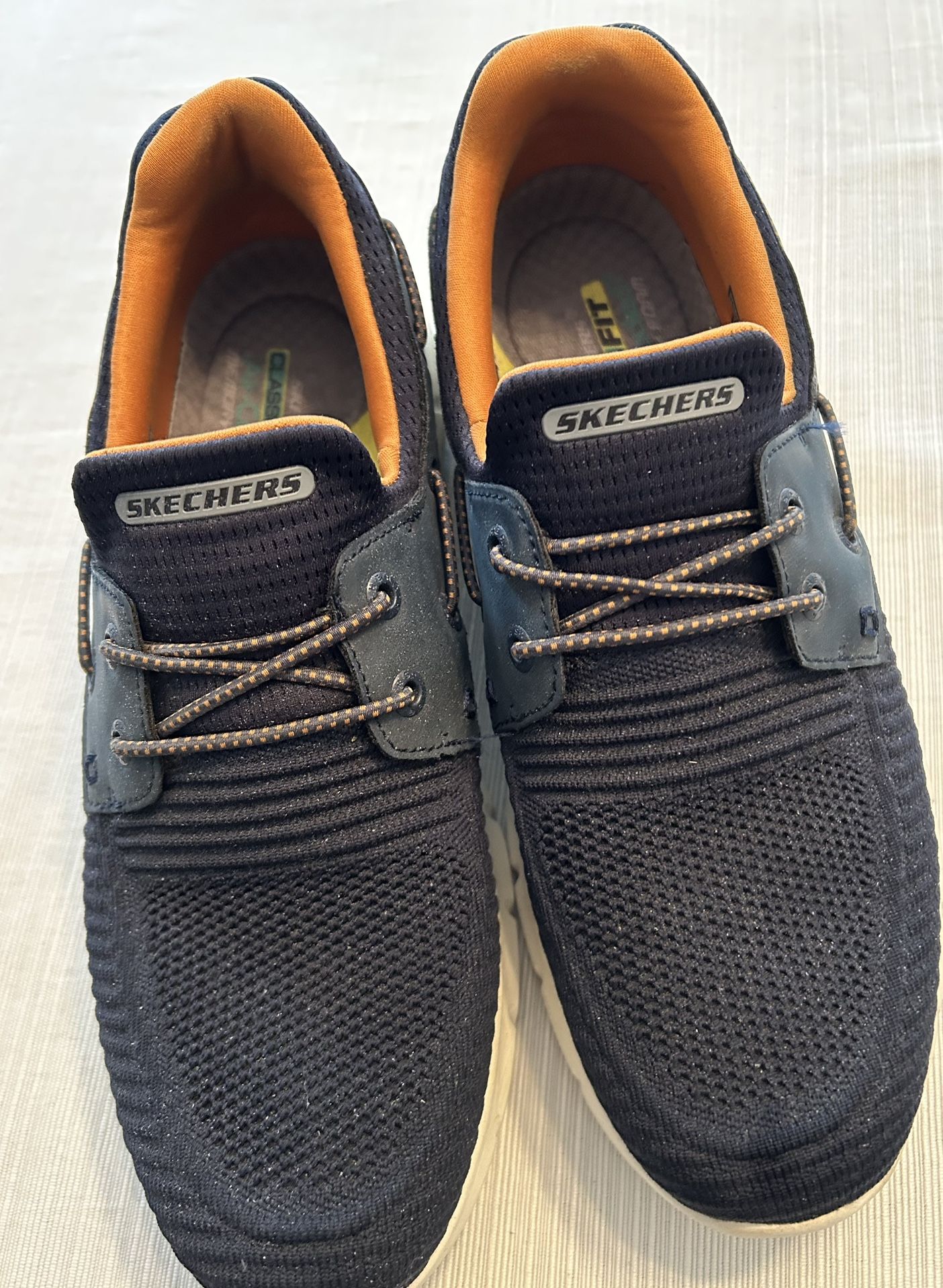 Skechers