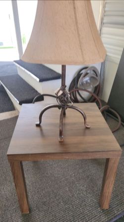 Sofa/bedside table & pull chain lamp $5!