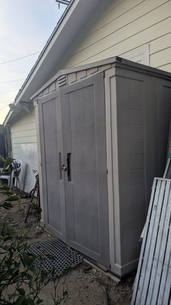 Keter Resin Shed 5ft 6" Wide X 6'8" L