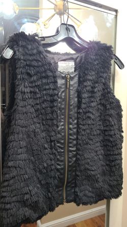 Kensie faux fur vest size m