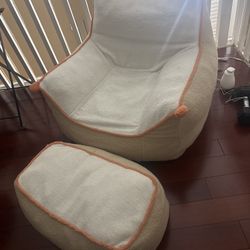 Plush lounger with Ottoman 