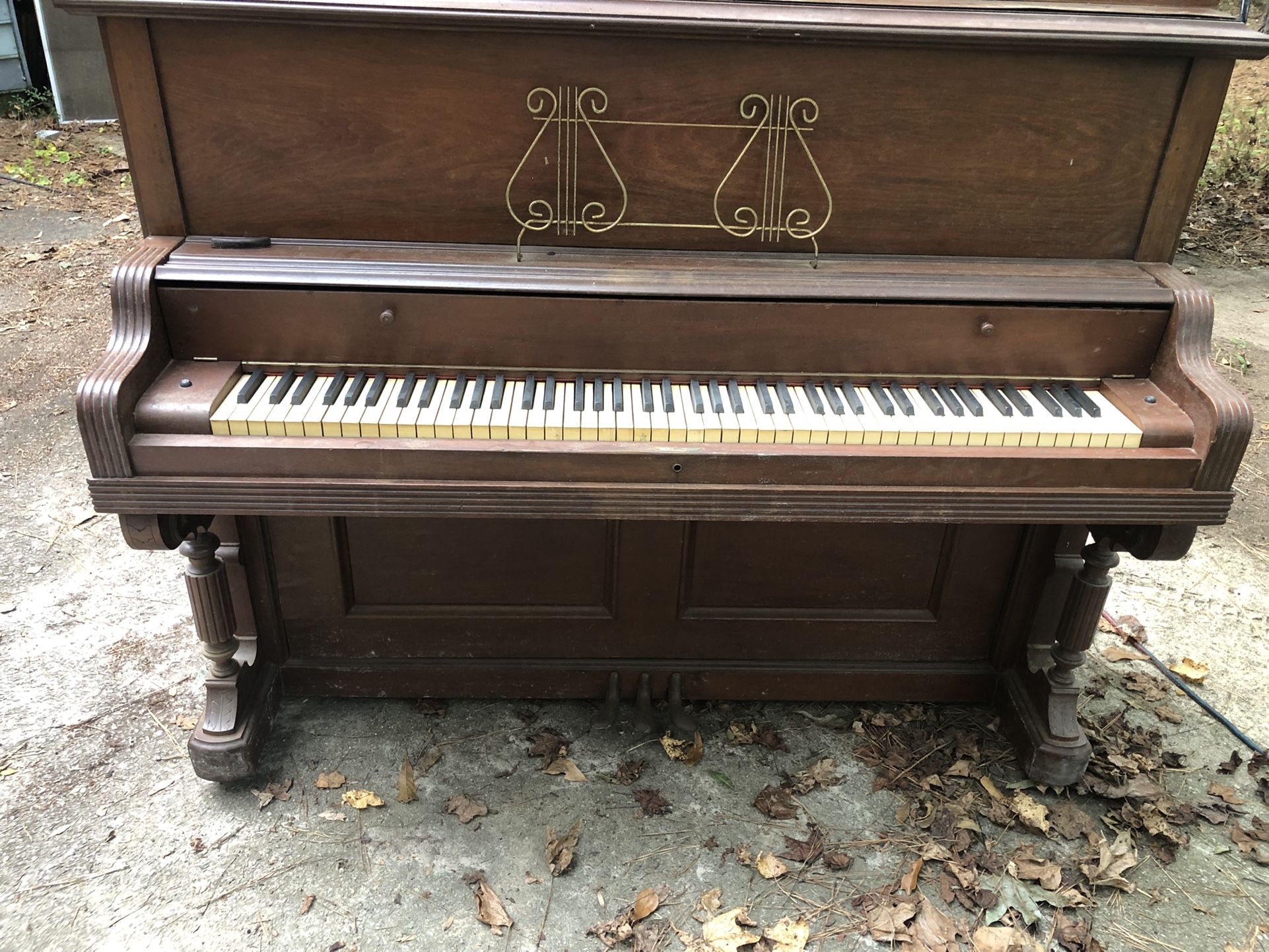 Antique Uptight Piano (Wurlitzer ?) 1895