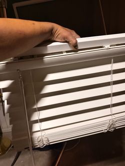 13 Miniblinds used in good condition $$ 250 for 13 ninibk s