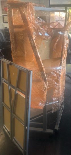 Free computer table