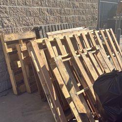 Free pallets Fontana