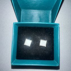 10k Diamond Earrings 