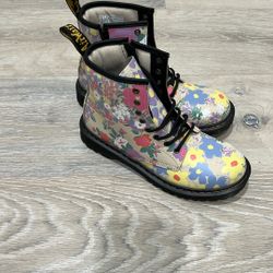 Dr. Martens 
