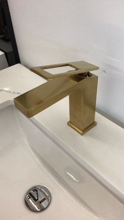Royal Deluxe Faucet in gold