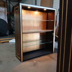 2 Cabnits With Light on 