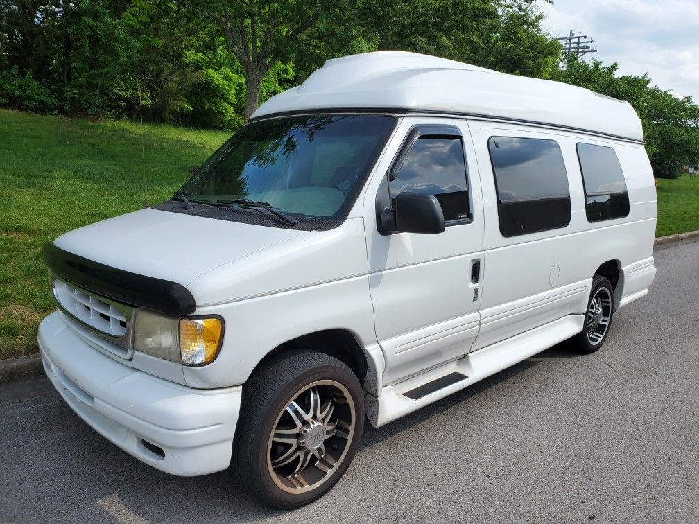 1998 Ford Econoline Wagon