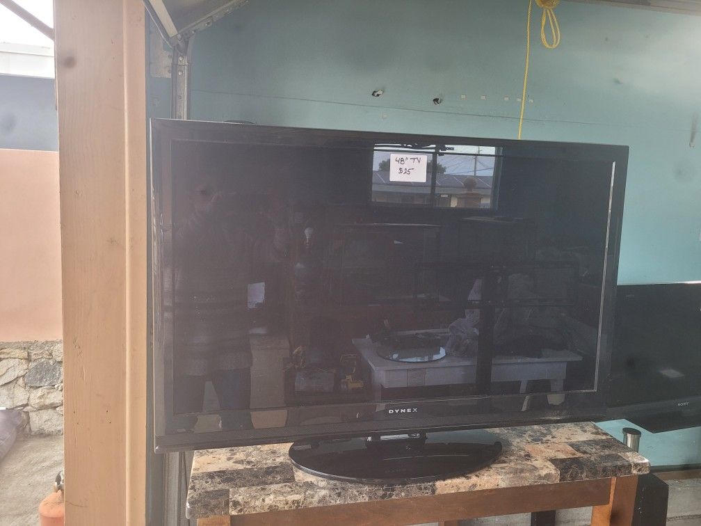 Dynex 48" TV