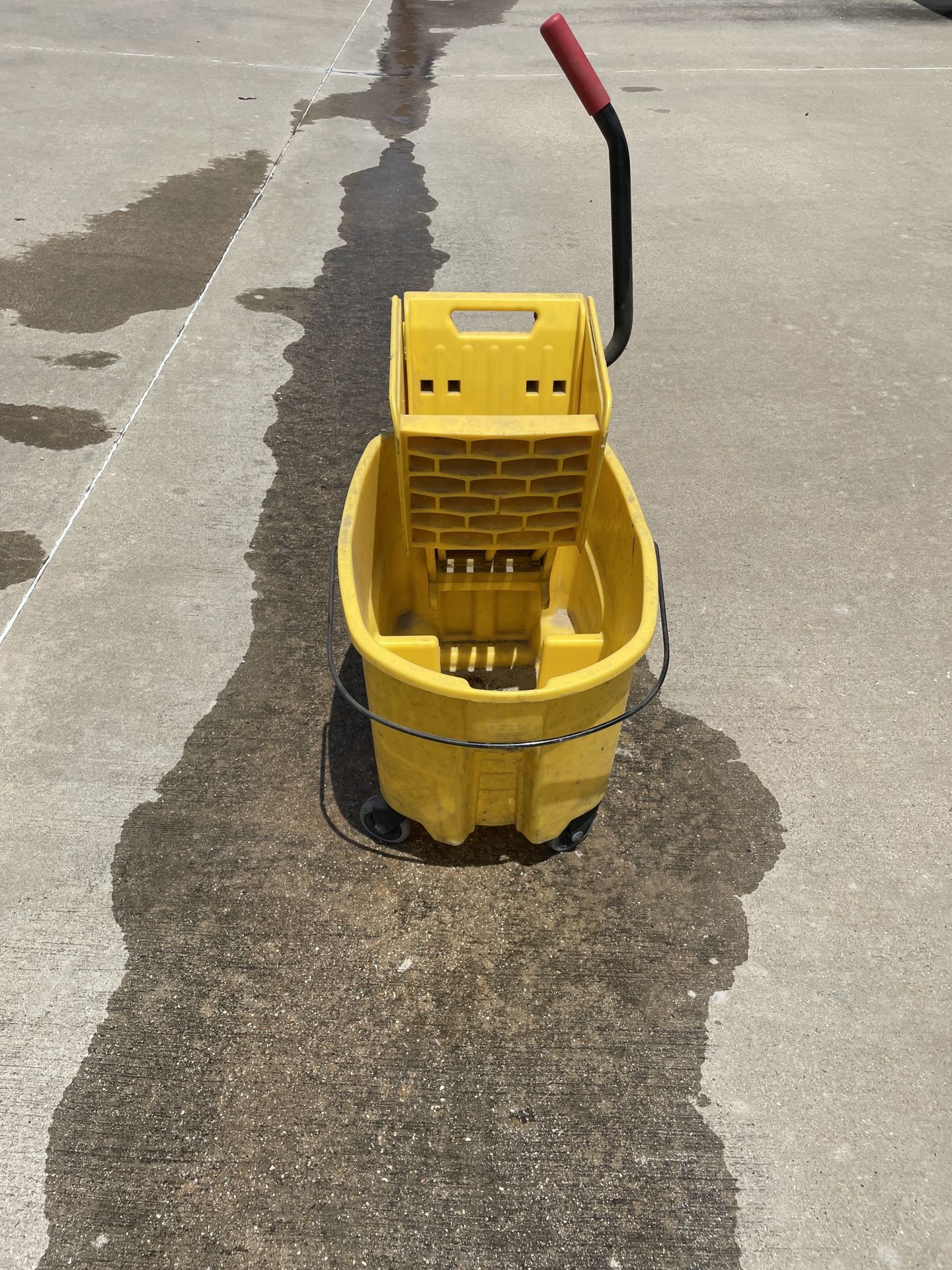 Mop Bucket for Sale in Flower Mound, TX OfferUp