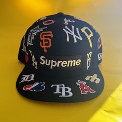 Supreme x New Era MLB Team Logos Fitted Hat – Black
