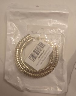 Aretes dorados grandes
