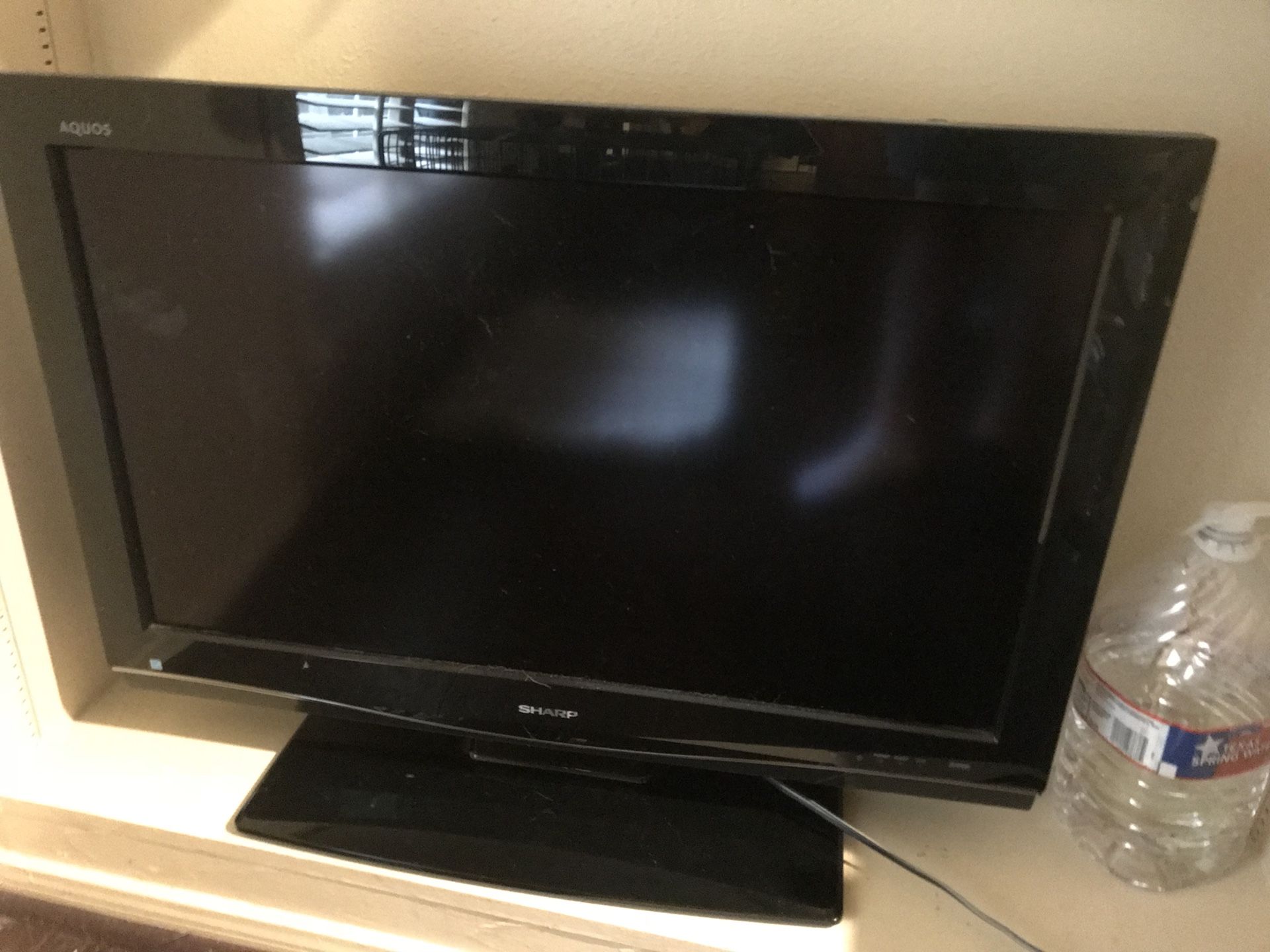 Sharp 30’’ Flatscreen TV