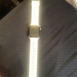 Apple Watch Series 3 38 MM Passcode Locked 