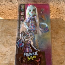 MONSTER HIGH FRANKIE STEIN DOLL AND MORE MONSTER HIGH TOYS