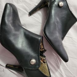 Women's Black Ankle Boots - Size 6
