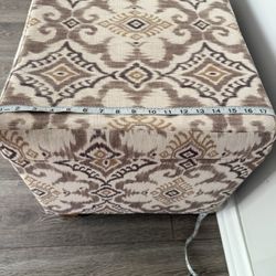 2 Ottomans 