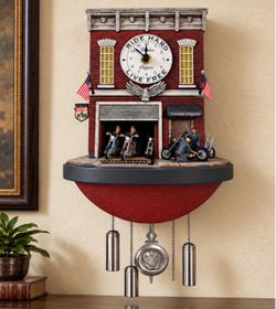 NEW in PACKAGING Bradford Exchange Freedom Choppers Motorcycle Garage Cuckoo Clock