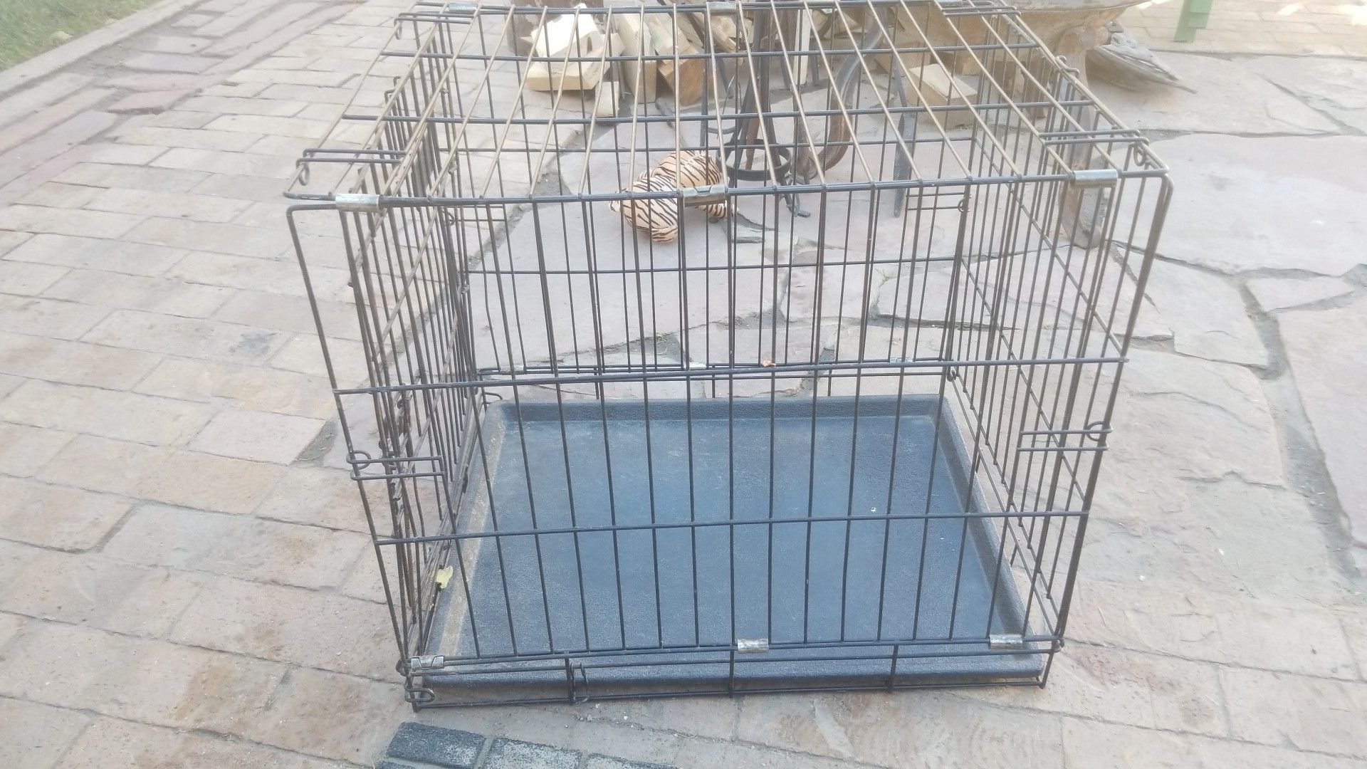 Dog crate