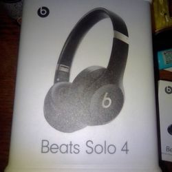 Beats Solo 4 