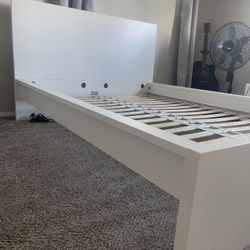 Complete Full Size Bed Frame With Head Board 