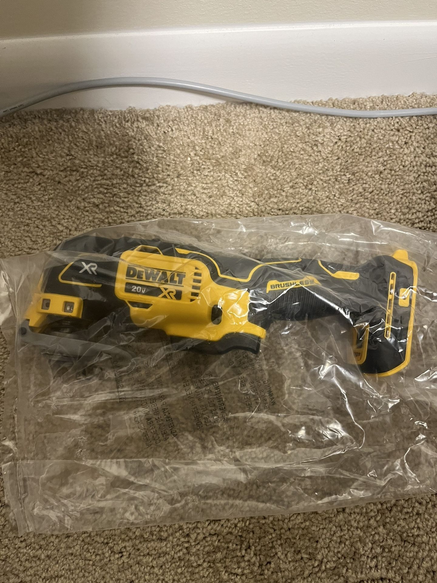 Dewalt 20v MAX oscillating multitool - New (tool only)