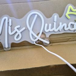 Neon Sign "Mis QUINCE"