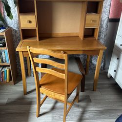 desk with corkboard & chair